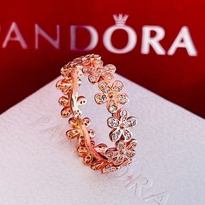 Authentic pandora daisy ring size 7 💍💌💍💌💍💌💍💌💍💌💍💌💍💌💍💌💍💌💍💌💍💌